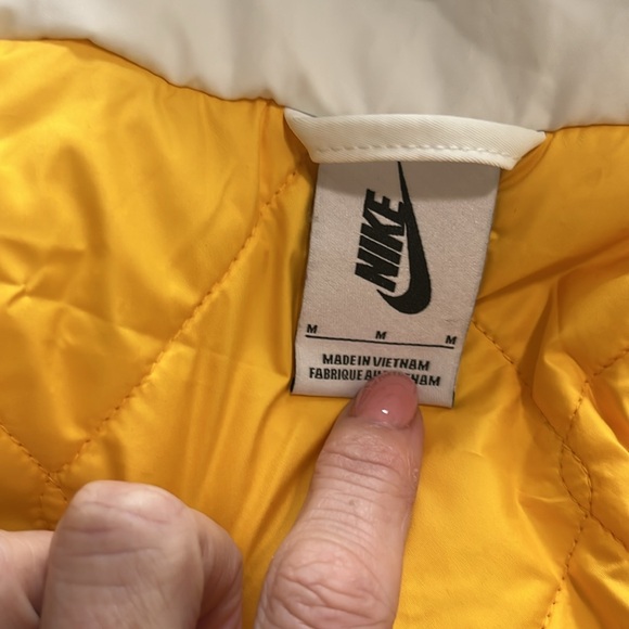 Nike Lakers jacket - Picture 10 of 11